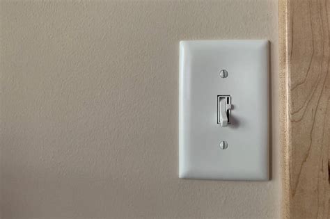 labor cost to replace light switch